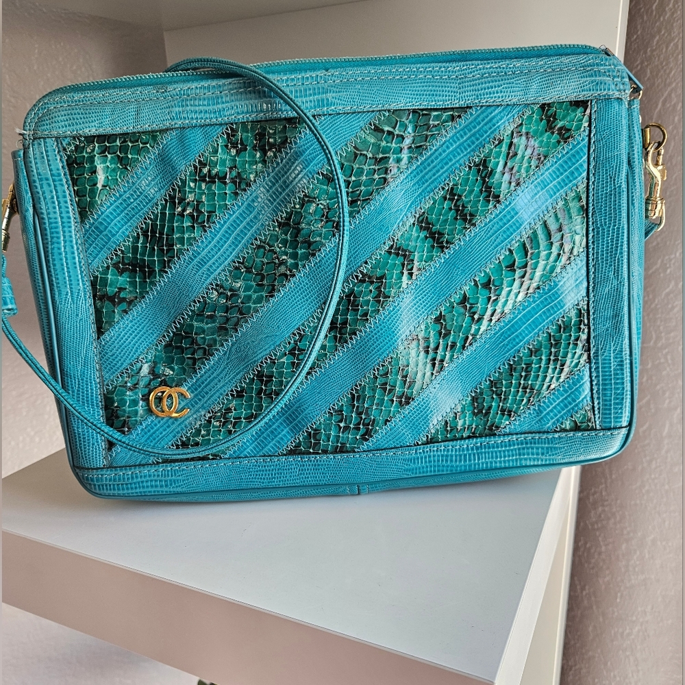 Vintage Turquoise Faux Snake Skin Handbag